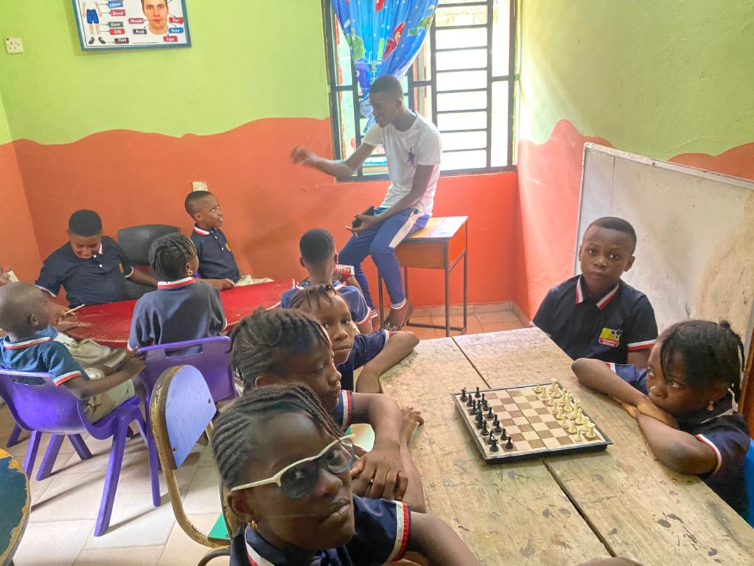 Dandave School pupils learning together